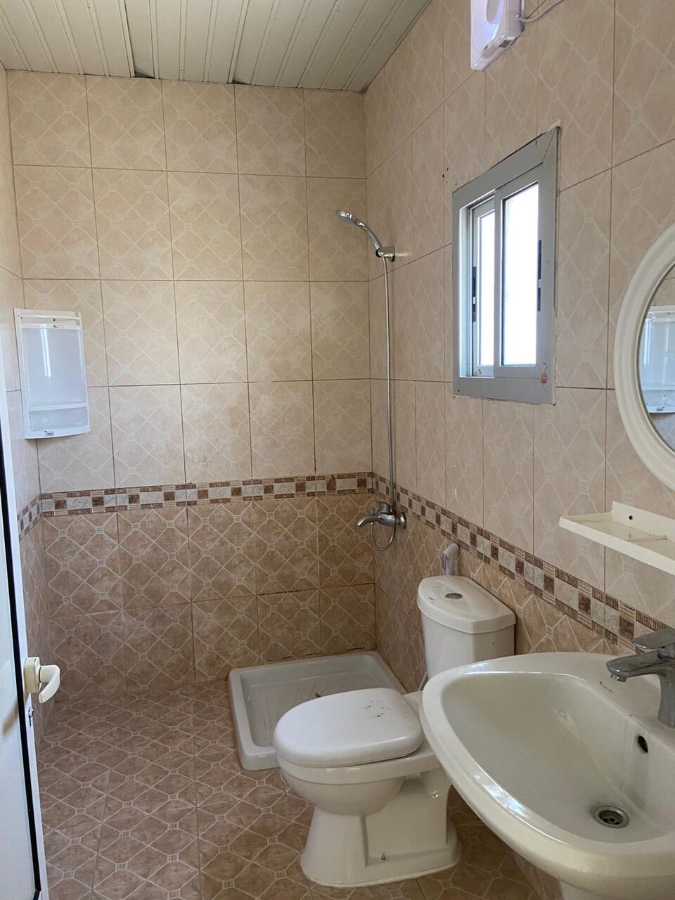 Busaiteen, Apartments, Flats, Houses & Villas, BHD 200/month,  3 BR,  Flat For Rent
