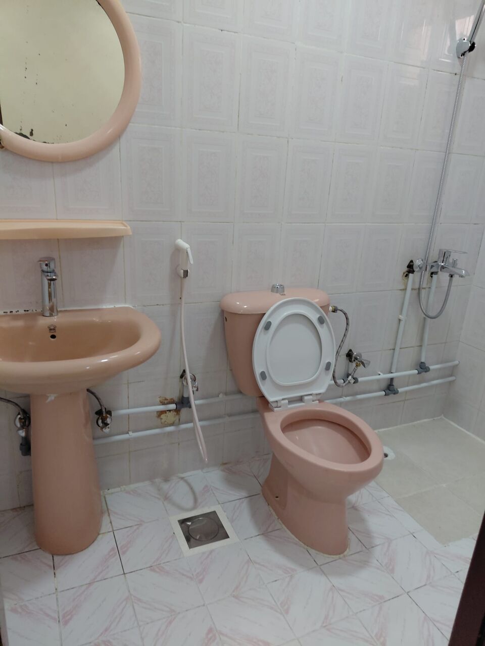 Gudaibiya, Apartments, Flats, Houses & Villas, BHD 190/month,  2 BR,  2 Bedroom Unfurnished Flat For Rent With Ewa
