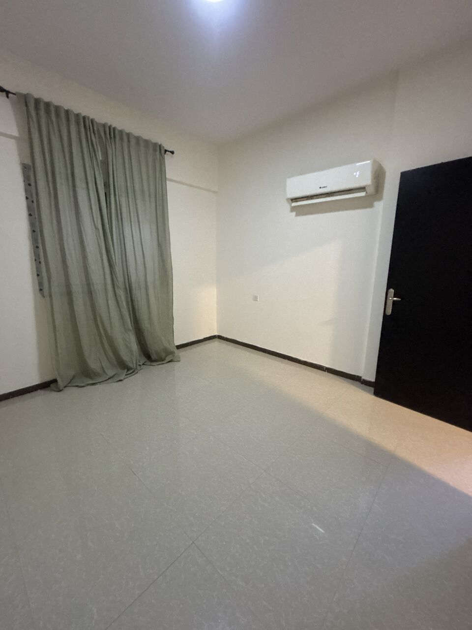 Al Malaz, Rooms for Rent, Sar 1500/month,  🏠 Executive Room Available For Rent – Prime Location  We Are Offering One Executive Room