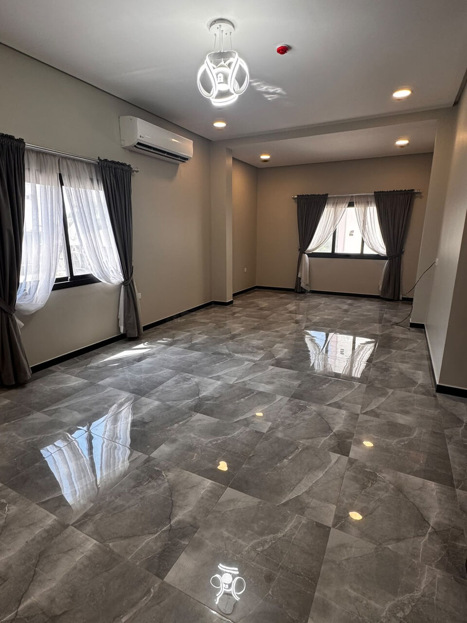 Zinj, Apartments, Flats, Houses & Villas, BHD 300/month,  2 BR,  2bhk Spacious Semi Furnished Flat In Zinj 300bd With Ewa
