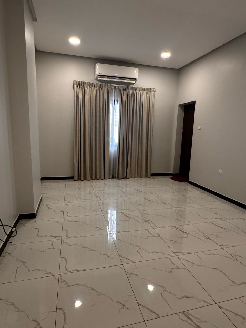 Zinj, Apartments, Flats, Houses & Villas, BHD 300/month,  2 BR,  2bhk Spacious Semi Furnished Flat In Zinj 300bd With Ewa
