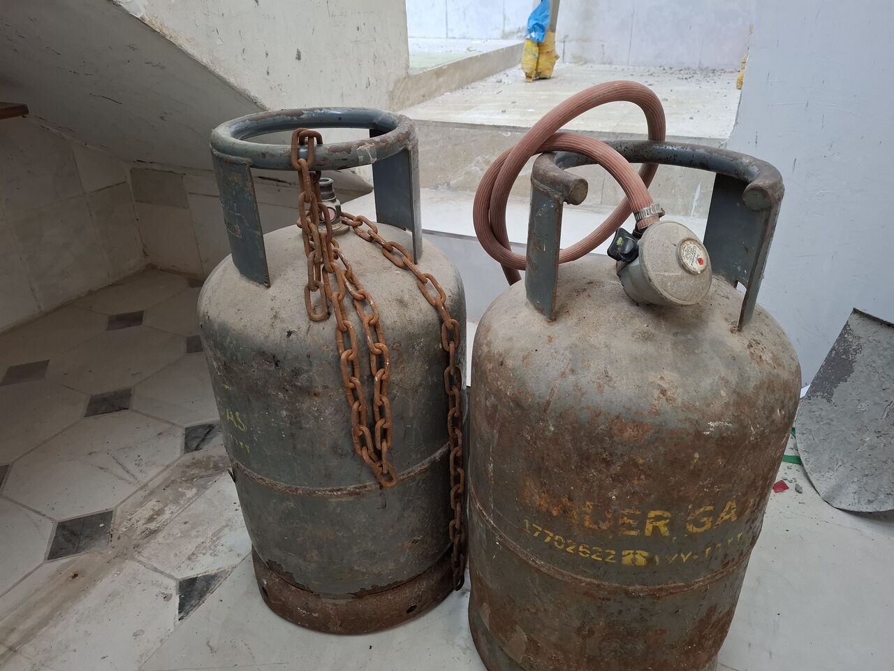 Arad, Household Items, BHD 35,  Gas Cylinder Nader 20Lbs 2 Nos. With Free Regulator