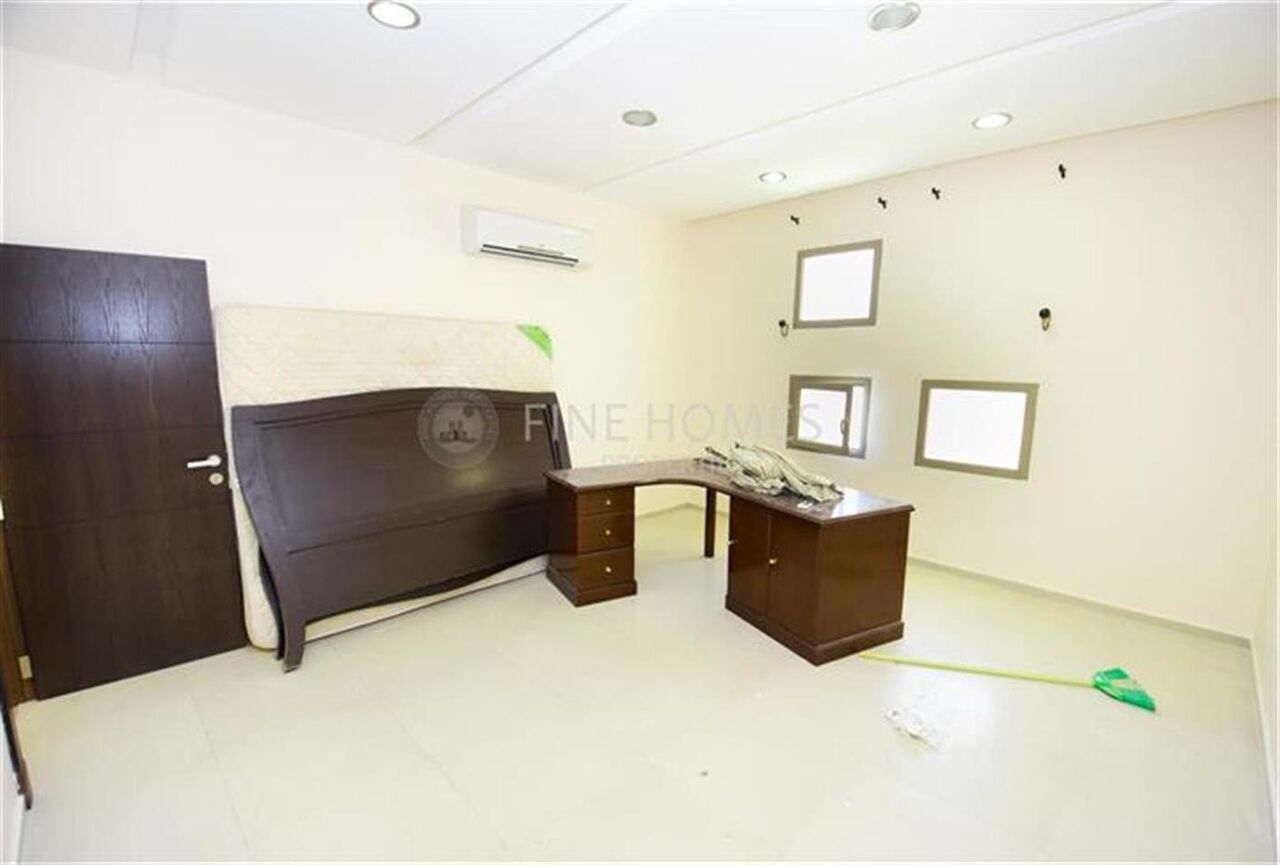 Jannusan, Villas, BHD 475,  Tall Urban Style Townhouse Villa Near Saar