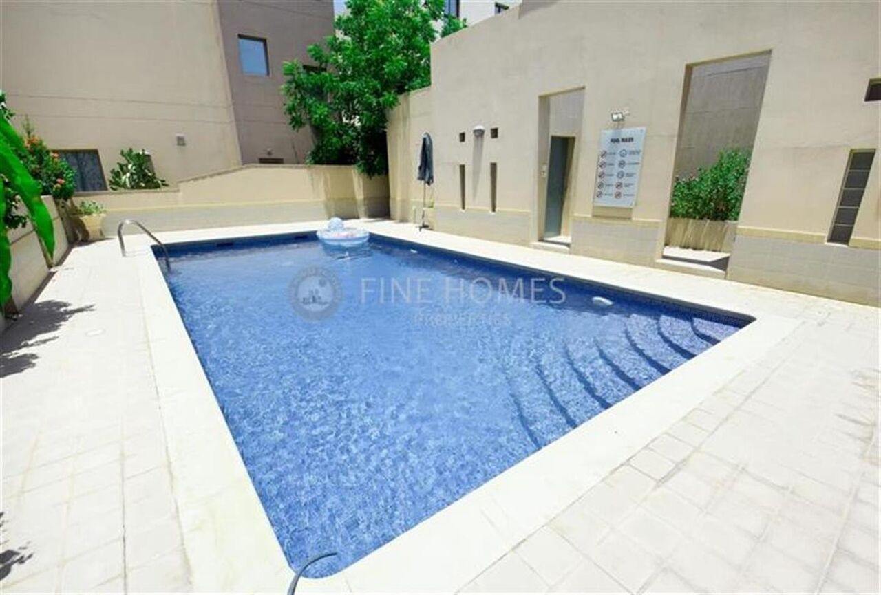 Jannusan, Villas, BHD 475,  Tall Urban Style Townhouse Villa Near Saar