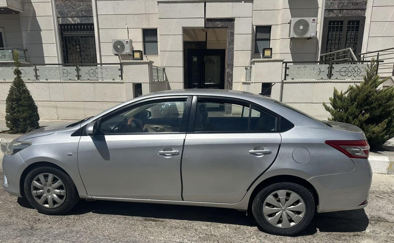 East Riffa, Vehicles, Cars & Trucks , BHD 2300,  Toyota Yaris,  2014,  Automatic,  180000 KM,     1.3 Silver BD2300