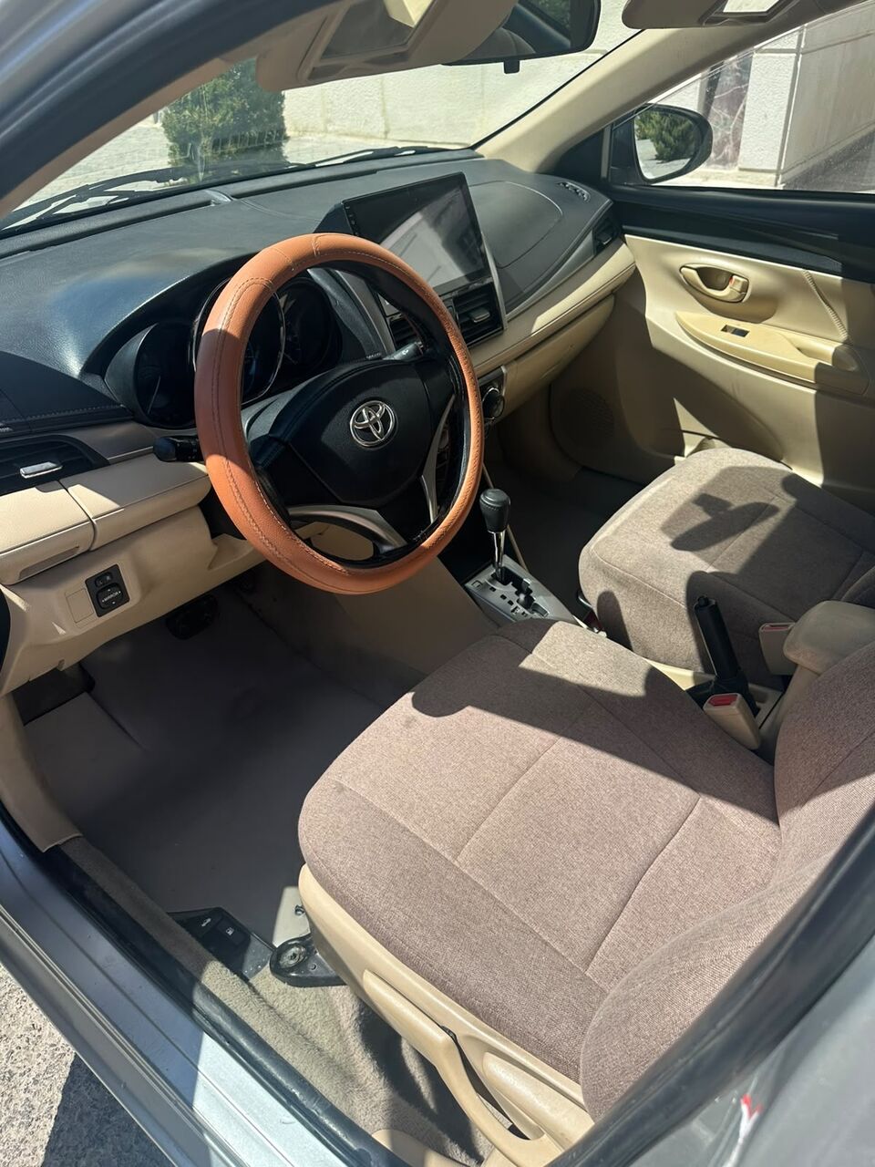 East Riffa, Vehicles, Cars & Trucks , BHD 2300,  Toyota Yaris,  2014,  Automatic,  180000 KM,     1.3 Silver BD2300