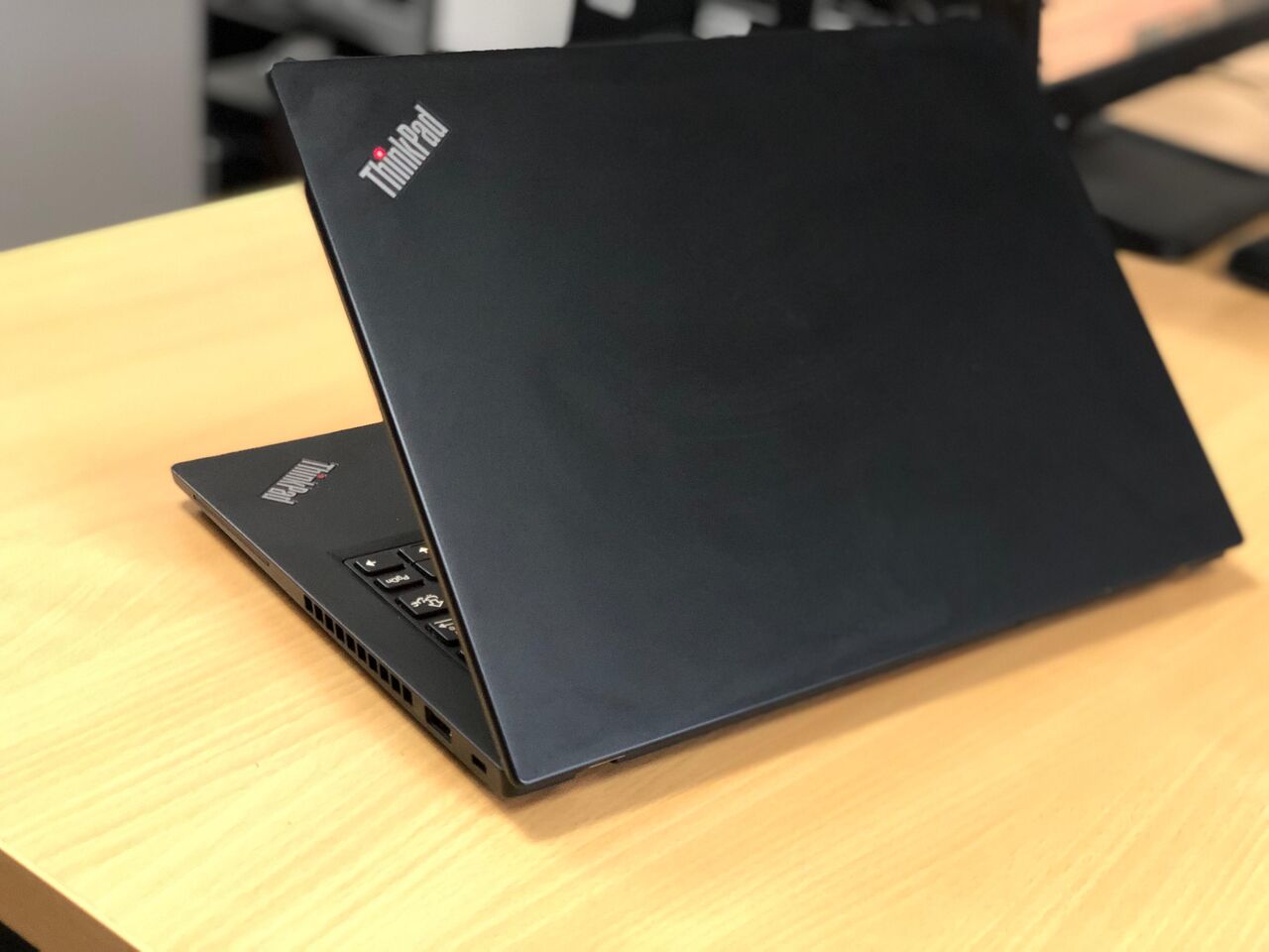 Isa Town, Computers, BHD 88,  LENOVO ThinkPad Core I5 8th Generation Laptop 16GB DDR4 RAM 13.3" HD Screen Free Bag+Mouse