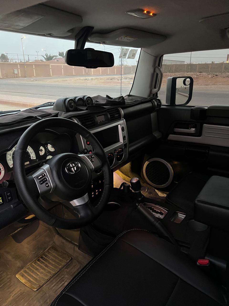 Riyadh, Vehicles, Cars & Trucks , SAR 800000,  Toyota FJ Cruiser,  2014,  Automatic,  451000 KM,  FJ Cruiser