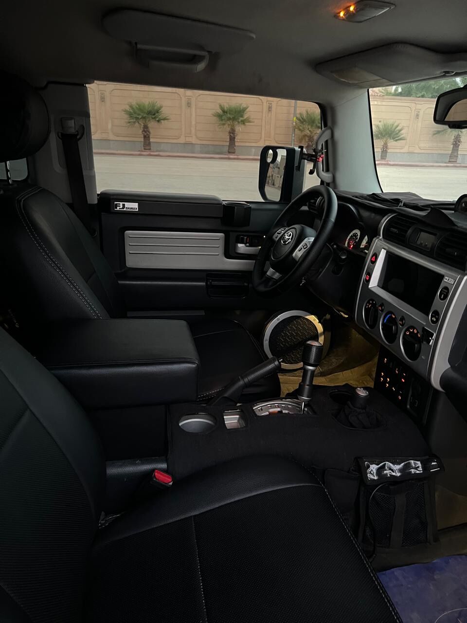 Riyadh, Vehicles, Cars & Trucks , SAR 800000,  Toyota FJ Cruiser,  2014,  Automatic,  451000 KM,  FJ Cruiser
