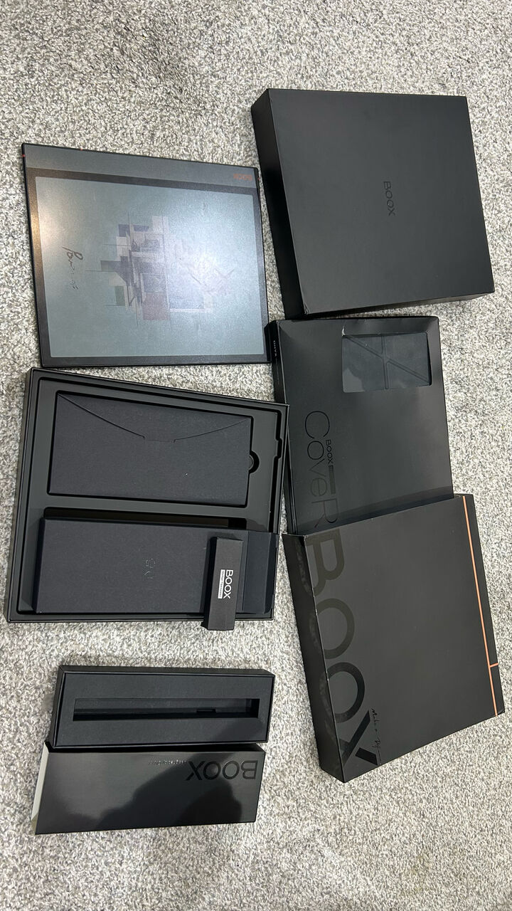 Ad Diriyah, Tablet Computers, SAR 999,  MacBook Air 3 Series Complete Set