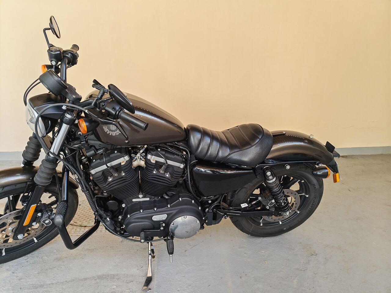 Jeddah, Motorcycles, HARLEY-DAVIDSON IRON 883 &ndash; 2020, LESS USED | Mileage 2350km Only