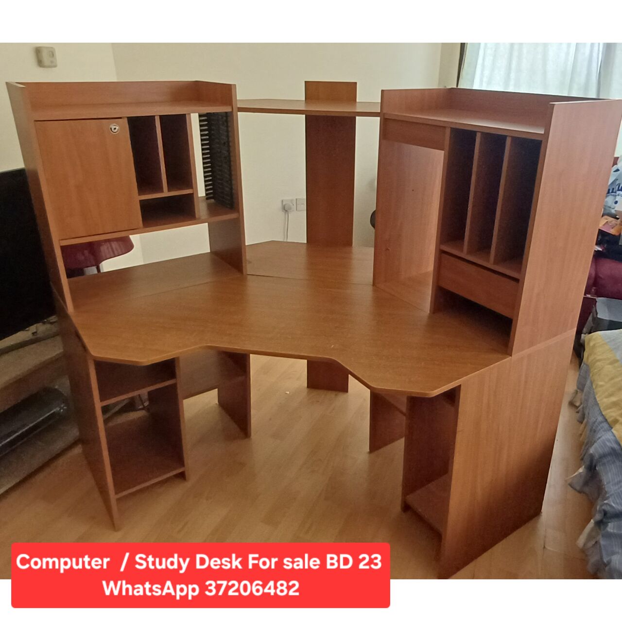 Manama, Furniture, BHD 23,  ✅️ Computer/ Study Desk For Sale In Good Condition With Delivery