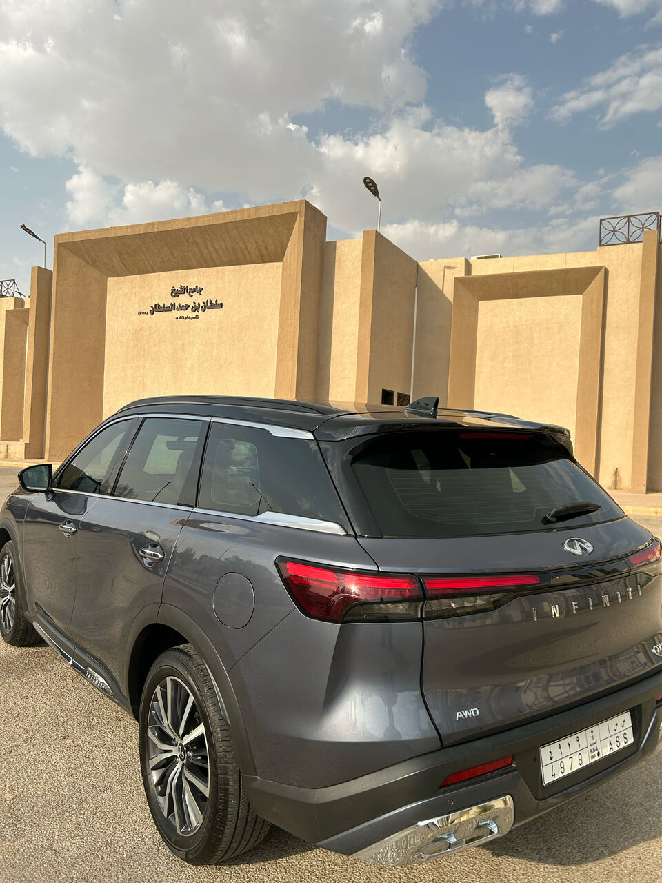 Riyadh, Vehicles, Cars & Trucks , SAR 130000,  Infiniti QX60,  2022,  Automatic,  128000 KM,