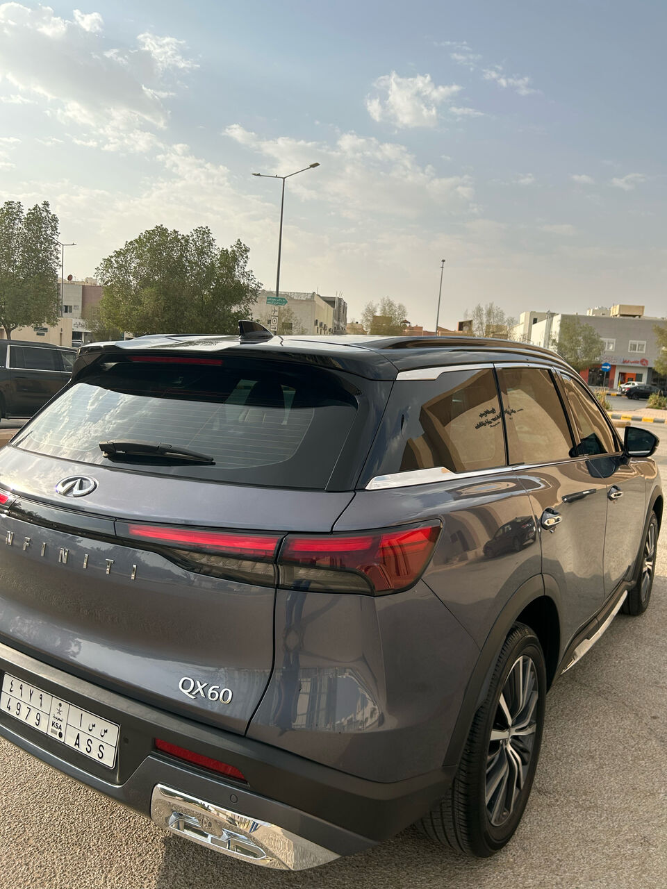 Riyadh, Vehicles, Cars & Trucks , SAR 130000,  Infiniti QX60,  2022,  Automatic,  128000 KM,