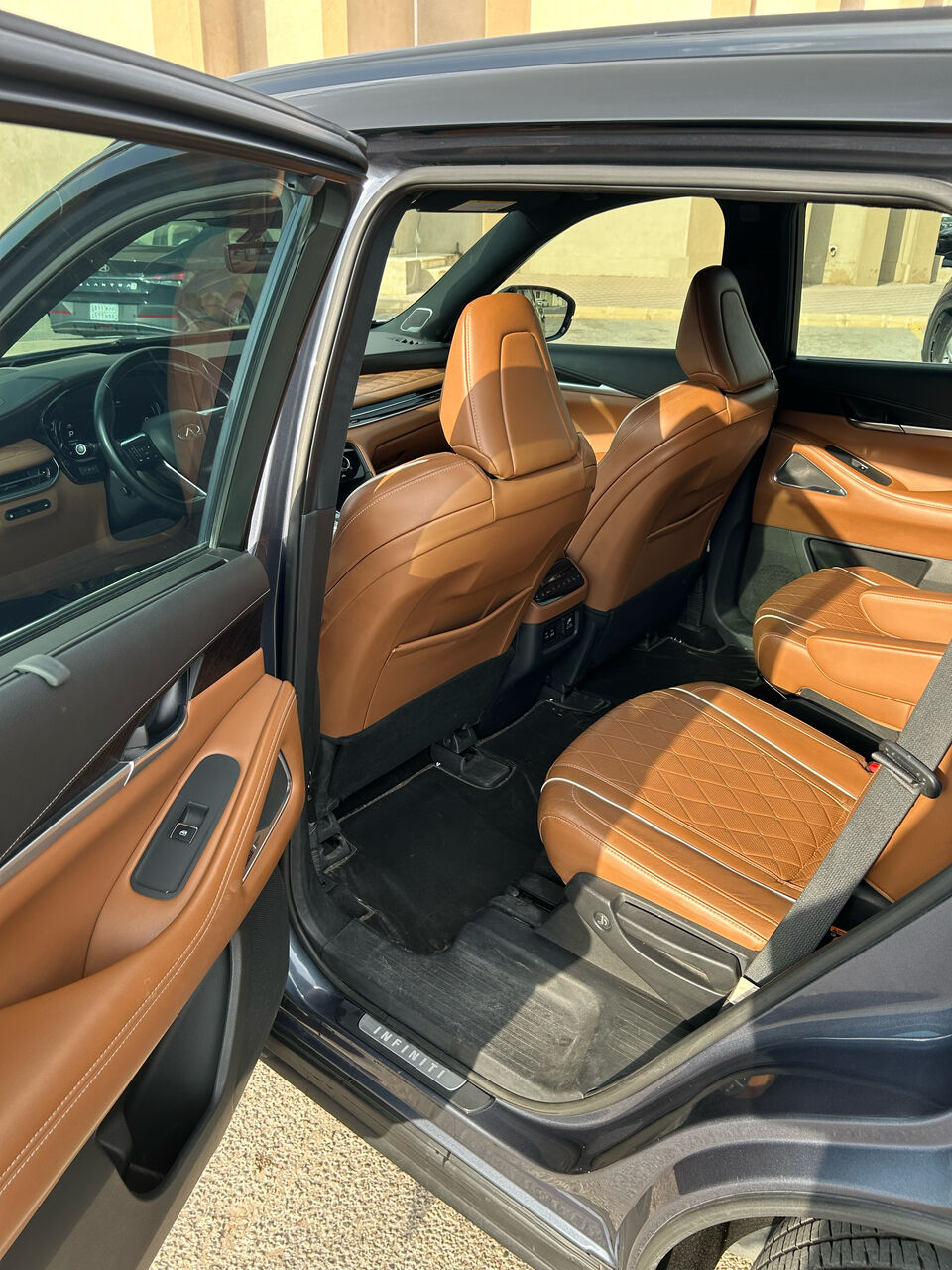 Riyadh, Vehicles, Cars & Trucks , SAR 130000,  Infiniti QX60,  2022,  Automatic,  128000 KM,
