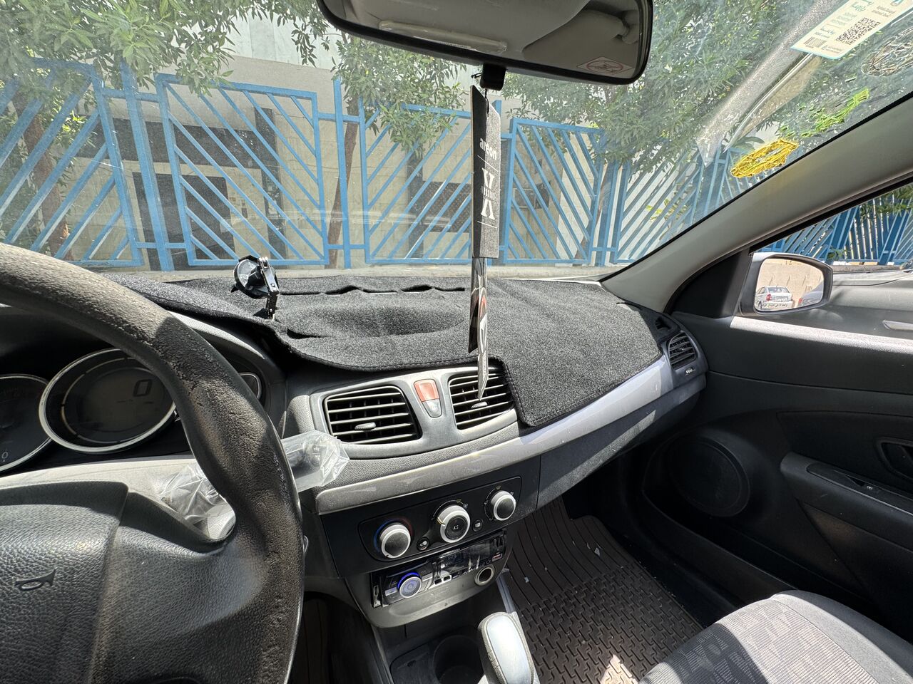 Riyadh, Vehicles, Cars & Trucks , SAR 10000,  Renault Fluence,  2014,  Automatic,  143000 KM,