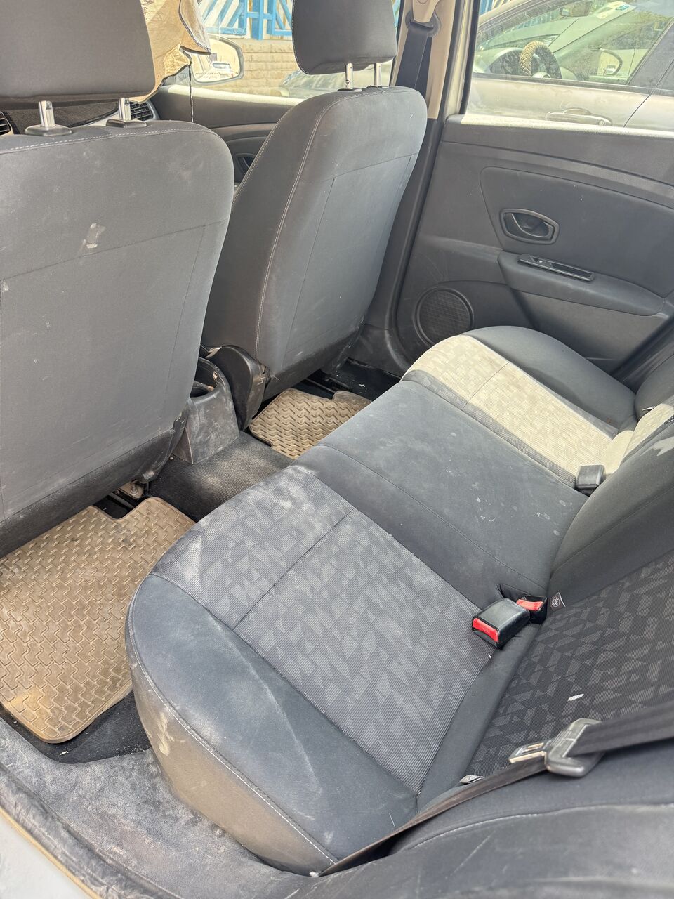Riyadh, Vehicles, Cars & Trucks , SAR 10000,  Renault Fluence,  2014,  Automatic,  143000 KM,