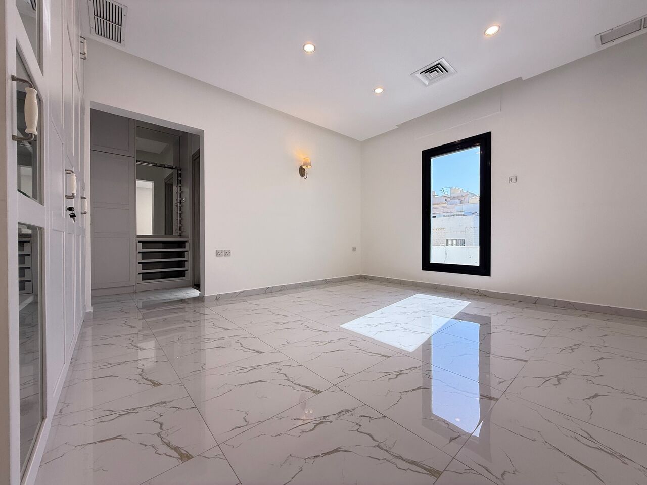 Kuwait City, Apartments, Flats, Houses & Villas, KWD 1100/month,  4 BR,  Jabriya - Big Beautiful 4 Bedrooms Floor