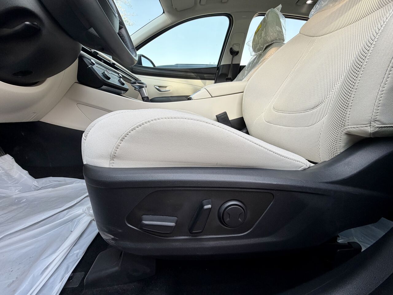 Riyadh, Vehicles, Cars & Trucks , SAR 110000,  Hyundai Tucson,  2026,  Automatic,  9000 KM,    Full Option