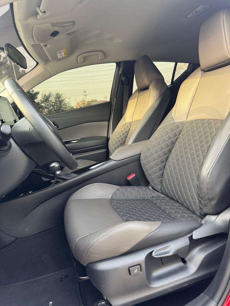 Riyadh, Vehicles, Cars & Trucks , SAR 68000,  Toyota C-HR,  2023,  Automatic,  27000 KM,    New Car