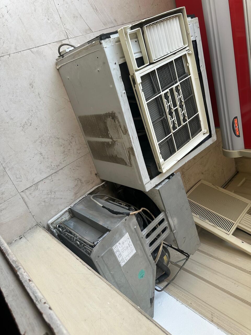 Manama, Appliances, BHD 1,  Freezer, Chiller, Display Case, Window AC, Ice Maker, Water Filter