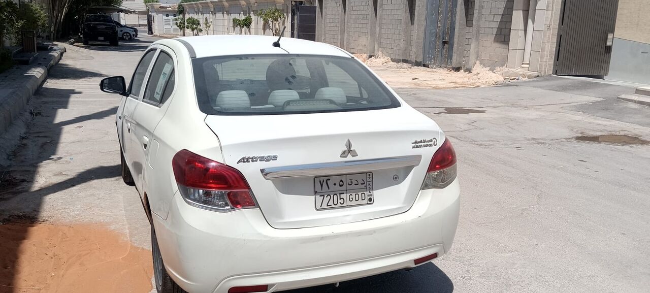 Riyadh, Vehicles, Cars & Trucks , Mitsubishi Attrage &ndash; White,  2014,  Automatic,  182000 KM,