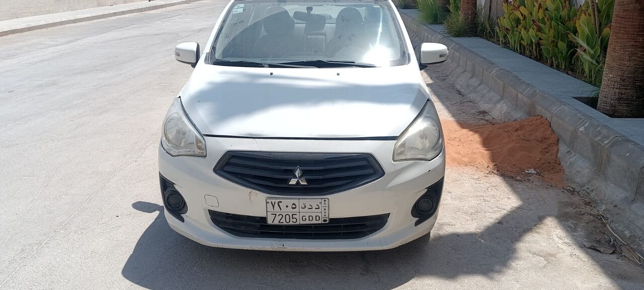 Riyadh, Vehicles, Cars & Trucks , Mitsubishi Attrage &ndash; White,  2014,  Automatic,  182000 KM,