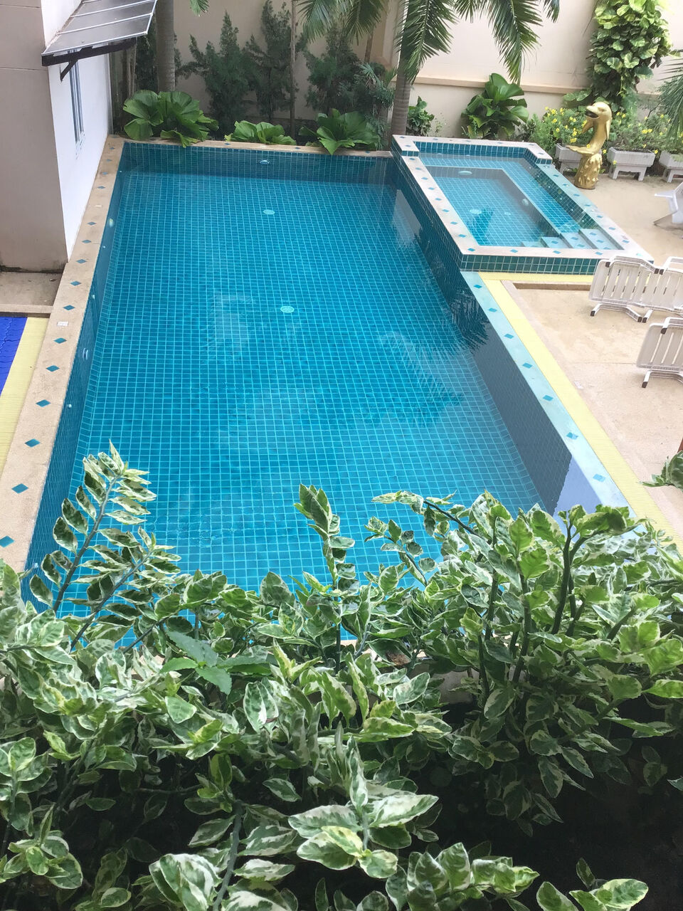 Bangkok, Real Estate For Sale, THB 8900000,  2 BR,  203 Sq. Meter,  Executive Residence IV  203 Sqm Luxury Condo At Discounted Price