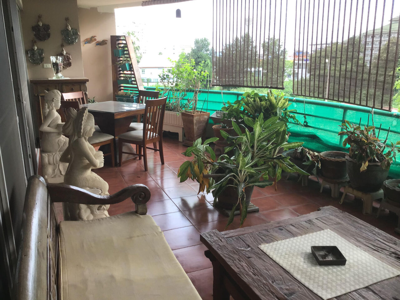 Bangkok, Real Estate For Sale, THB 8900000,  2 BR,  203 Sq. Meter,  Executive Residence IV  203 Sqm Luxury Condo At Discounted Price