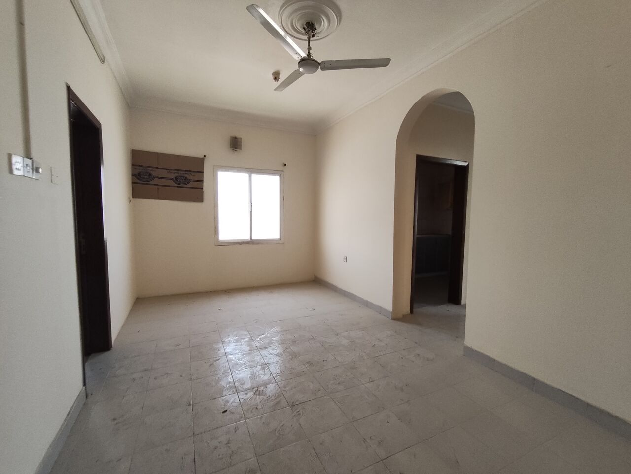 Zinj, Apartments, Flats, Houses & Villas, BHD 180/year,  Furnished,  2 BR,  Zinj:- 2Bhk Unfurnished Flat On Rent ,Close To Hala Plaza..