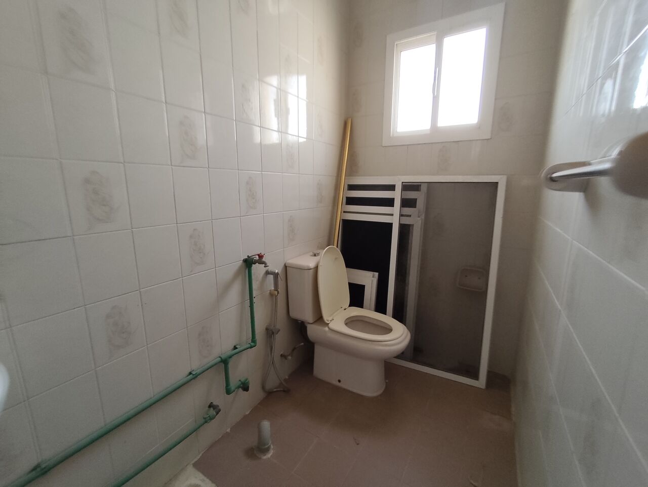 Zinj, Apartments, Flats, Houses & Villas, BHD 180/year,  Furnished,  2 BR,  Zinj:- 2Bhk Unfurnished Flat On Rent ,Close To Hala Plaza..
