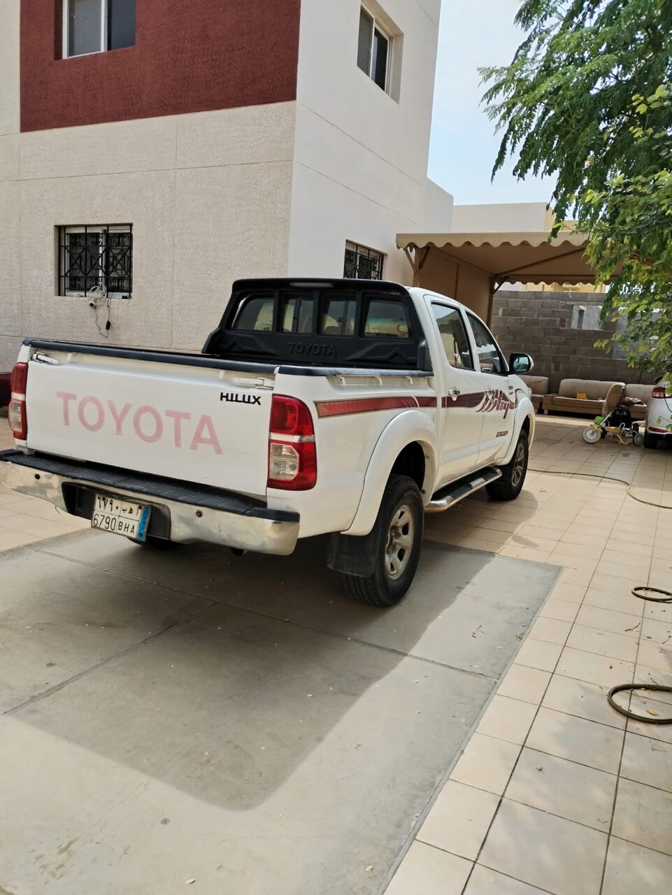 Jizan, Vehicles, Cars & Trucks , SAR 1,  Toyota Hilux SGLX,  2013,  Manual,  450000 KM,    &ndash; For Sale