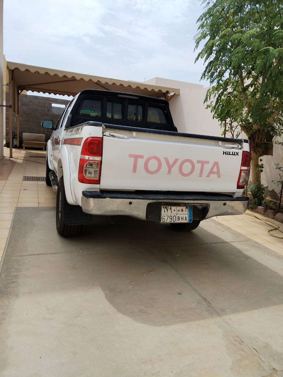 Jizan, Vehicles, Cars & Trucks , SAR 1,  Toyota Hilux SGLX,  2013,  Manual,  450000 KM,    &ndash; For Sale