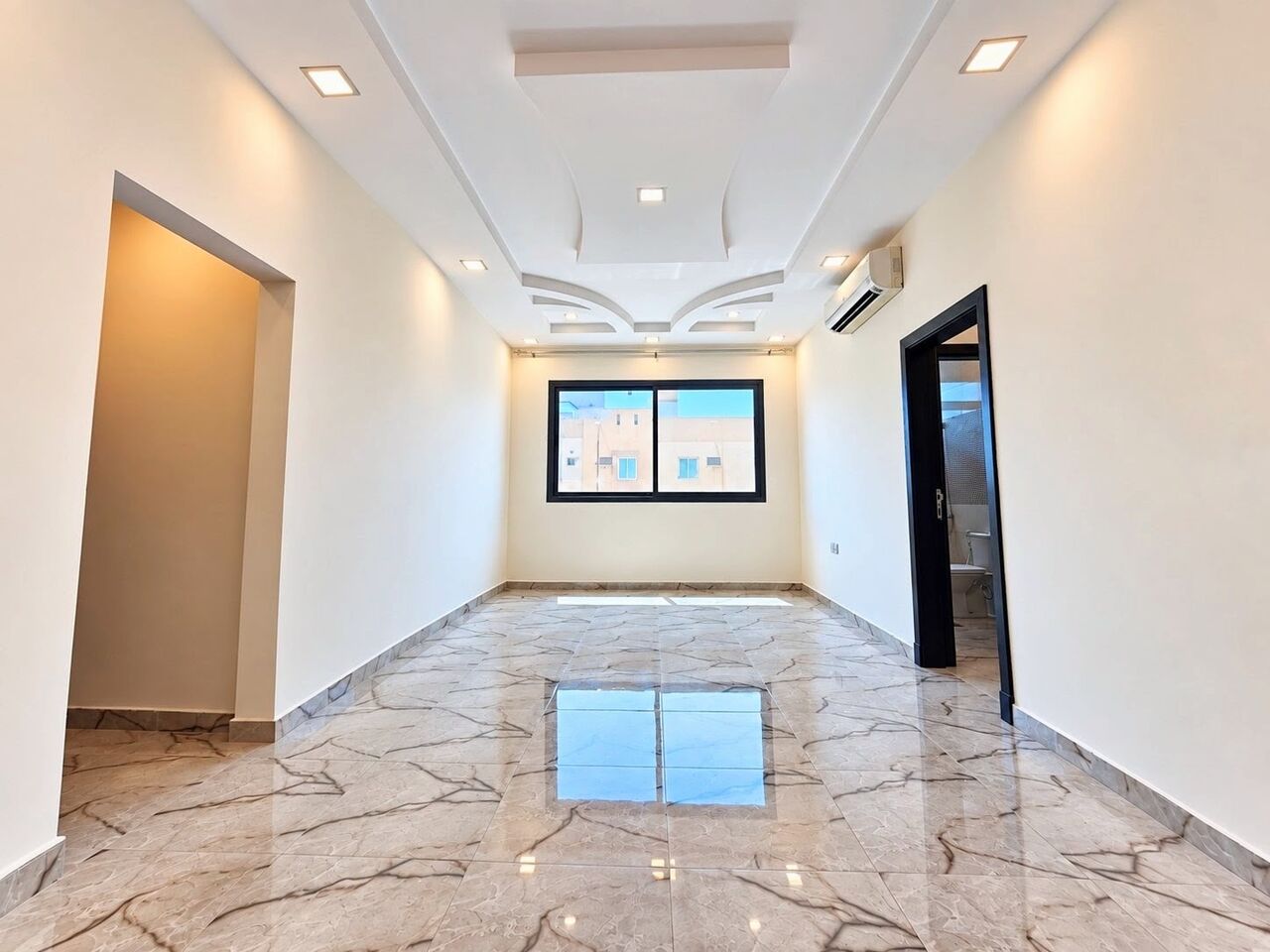 Hidd, Apartments, Flats, Houses & Villas, BHD 300/year,  3 BR,  Al Hidd City/High-end Apartment For Rent Half Furnished