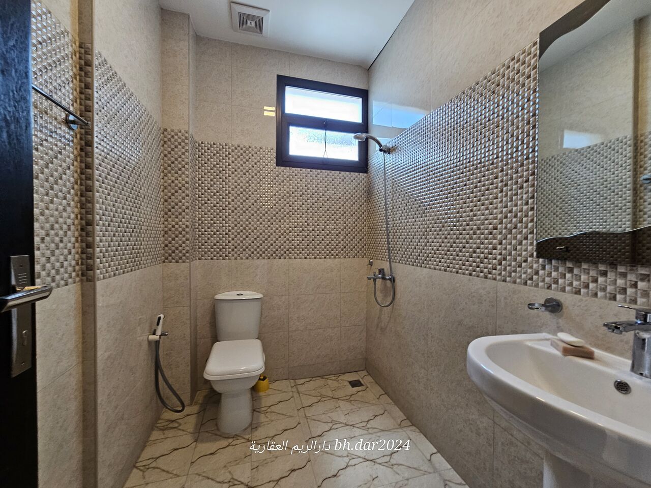 Hidd, Apartments, Flats, Houses & Villas, BHD 300/year,  3 BR,  Al Hidd City/High-end Apartment For Rent Half Furnished