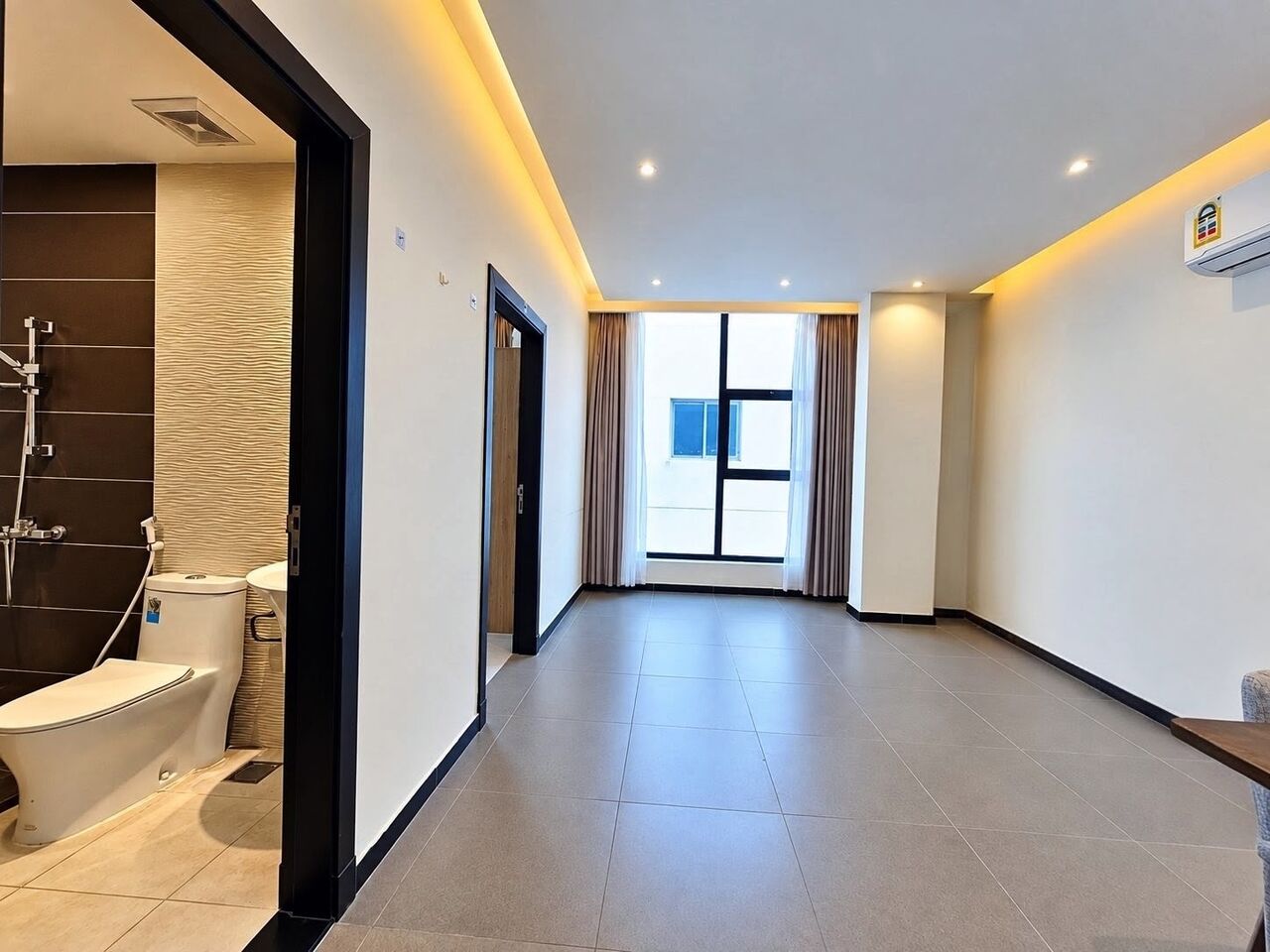 Hidd, Apartments, Flats, Houses & Villas, BHD 200/year,  1 BR,  Al Hidd City/High-end Apartment For Rent With AC & Curtains Including Electricity