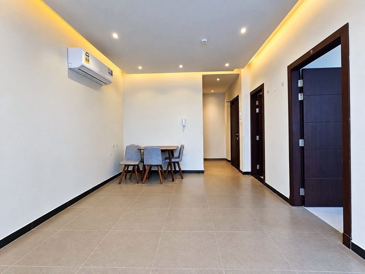 Hidd, Apartments, Flats, Houses & Villas, BHD 200/year,  1 BR,  Al Hidd City/High-end Apartment For Rent With AC & Curtains Including Electricity