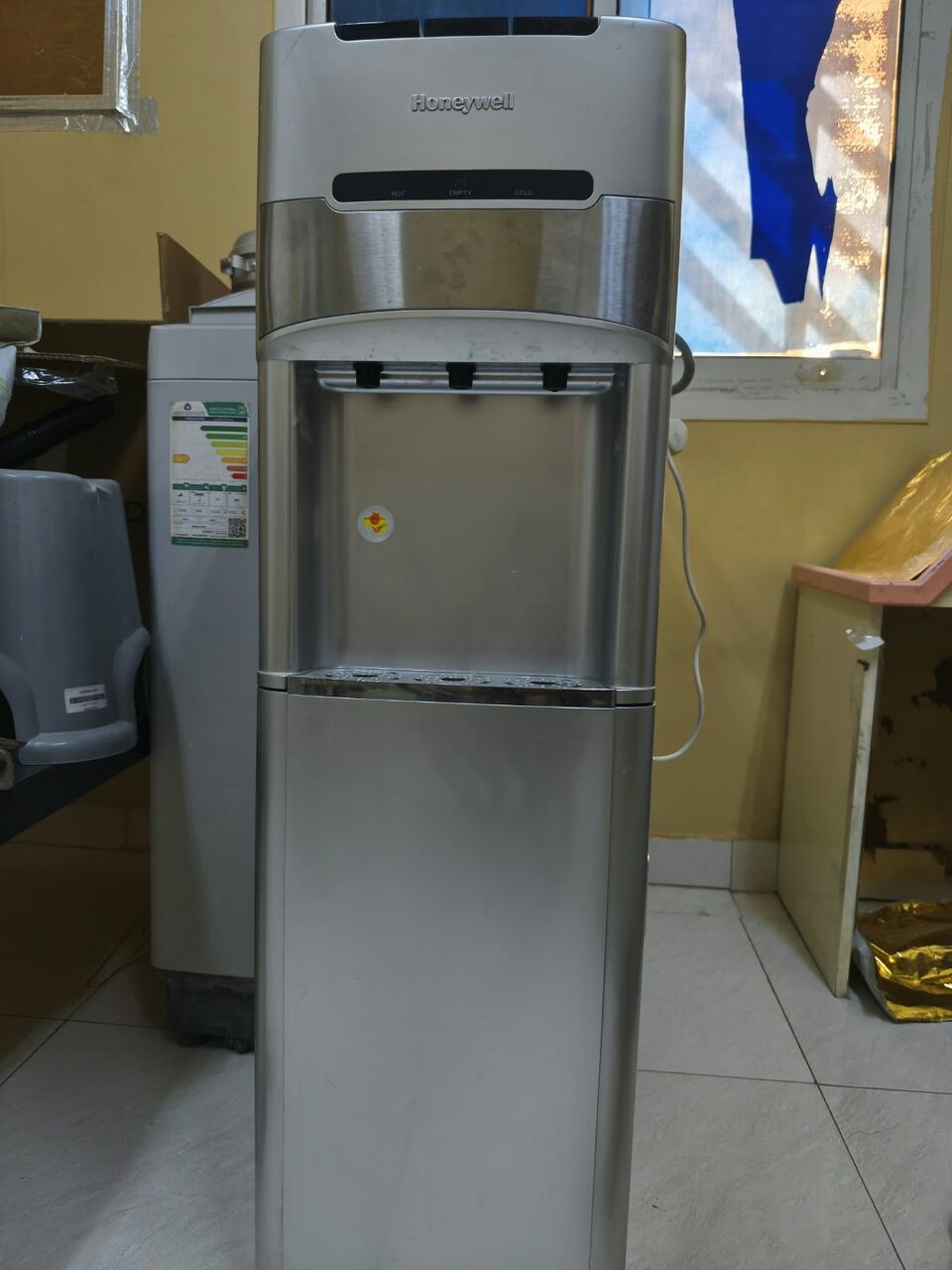 Riyadh, Appliances, SAR 350,  Honeywell Water Dispenser- Bottom Load. Big Size