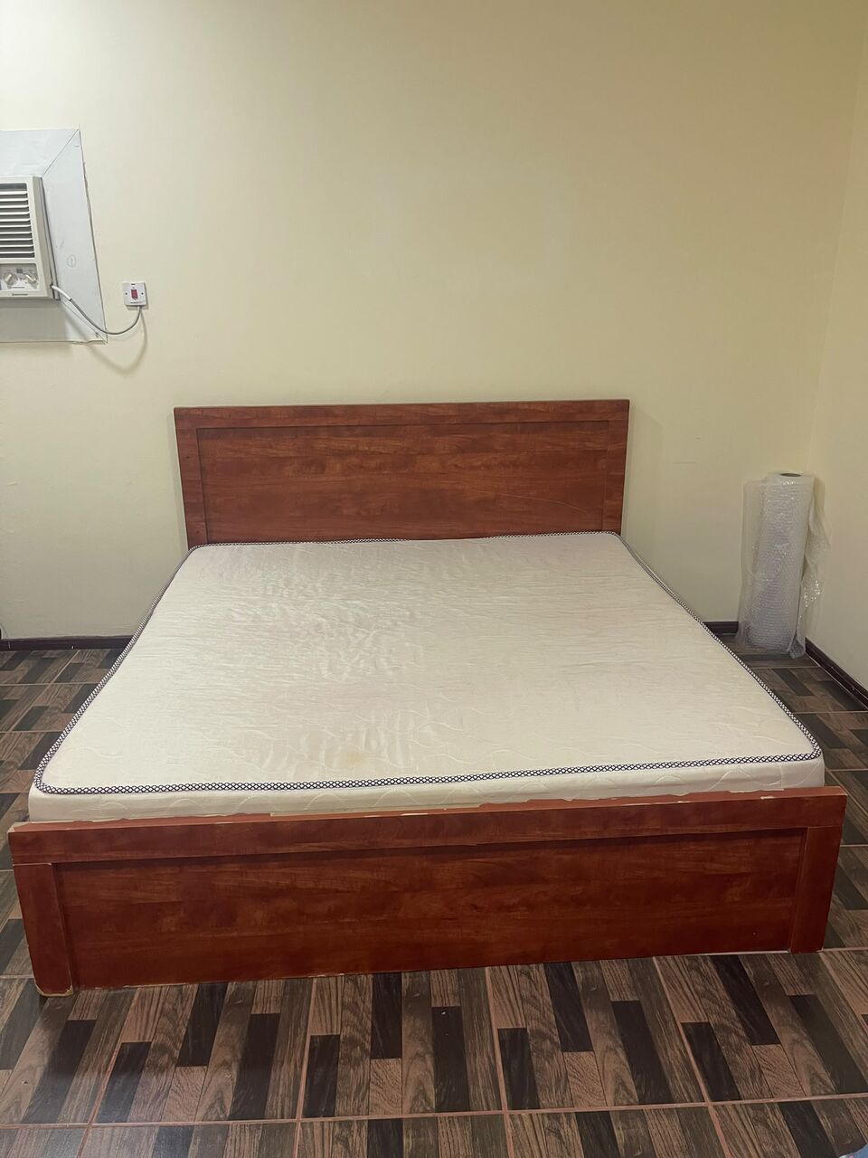 Umm Al Hassam, Household Items, BHD 30,  Immediate Sale Of King Size Bed With Mattress