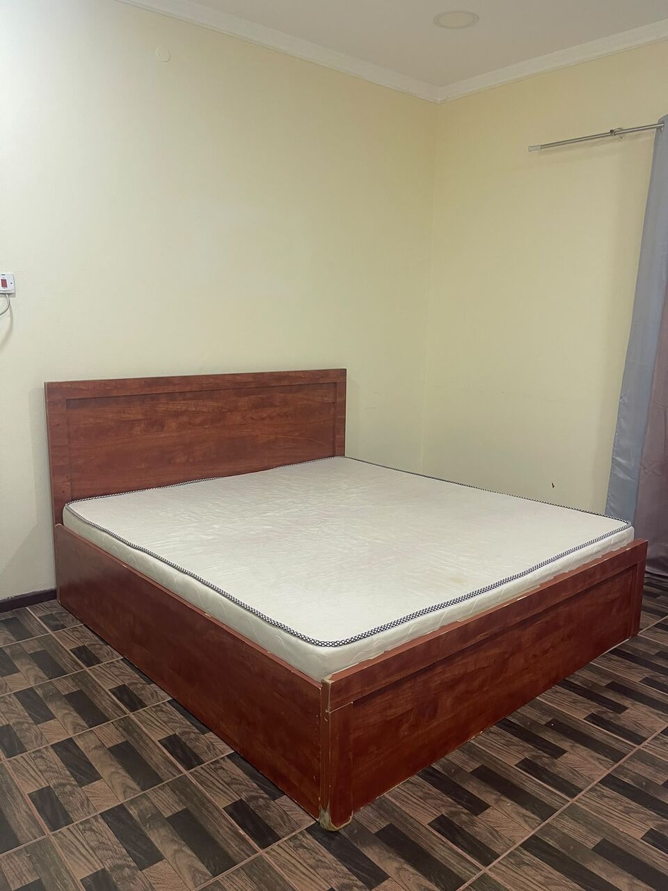 Umm Al Hassam, Household Items, BHD 30,  Immediate Sale Of King Size Bed With Mattress