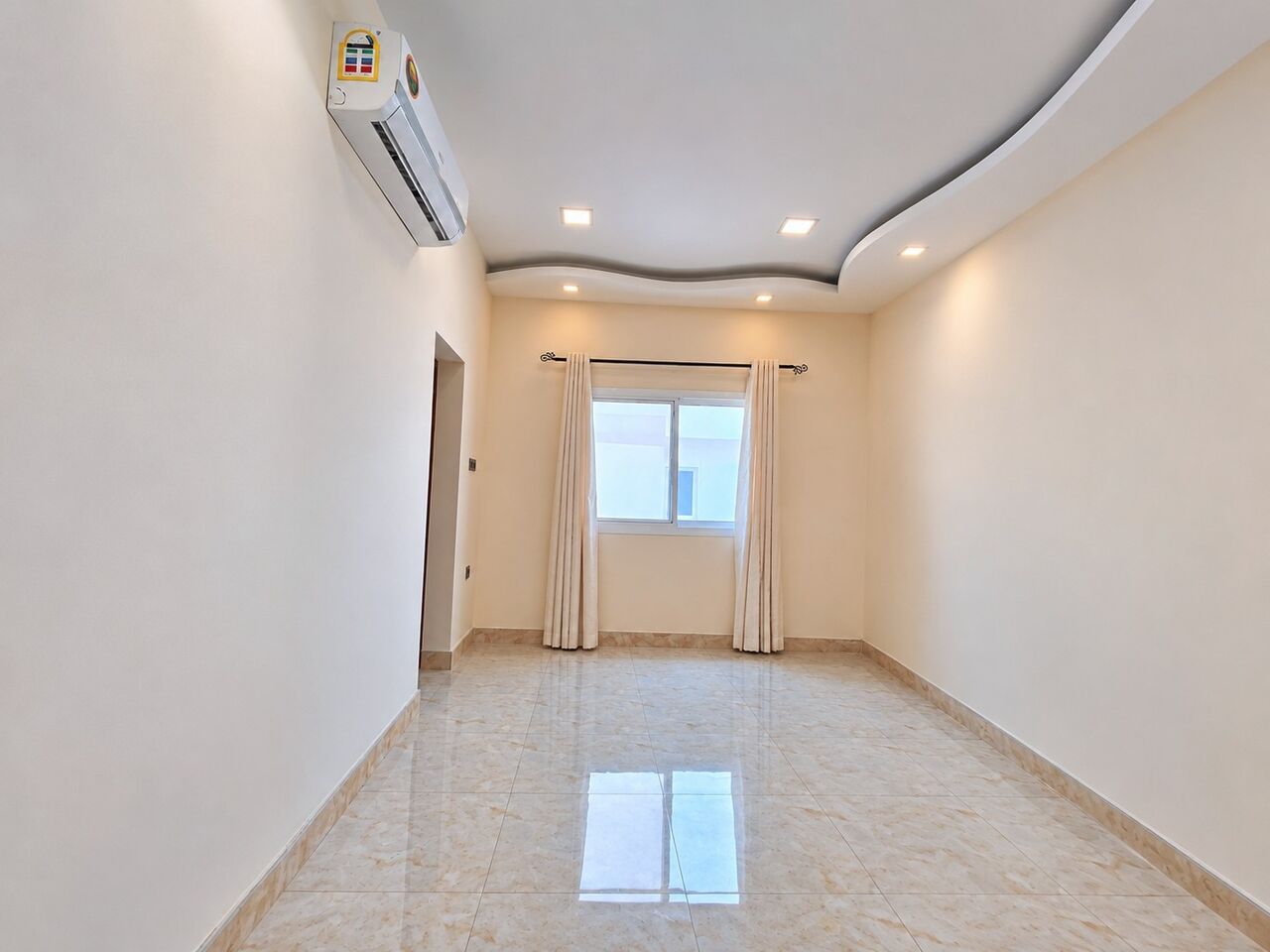Hidd, Apartments, Flats, Houses & Villas, BHD 270/year,  3 BR,  Al Hidd City/High-Furnished Rental Apartment Half-Furnished