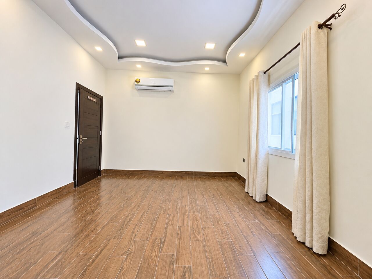 Hidd, Apartments, Flats, Houses & Villas, BHD 270/year,  3 BR,  Al Hidd City/High-Furnished Rental Apartment Half-Furnished