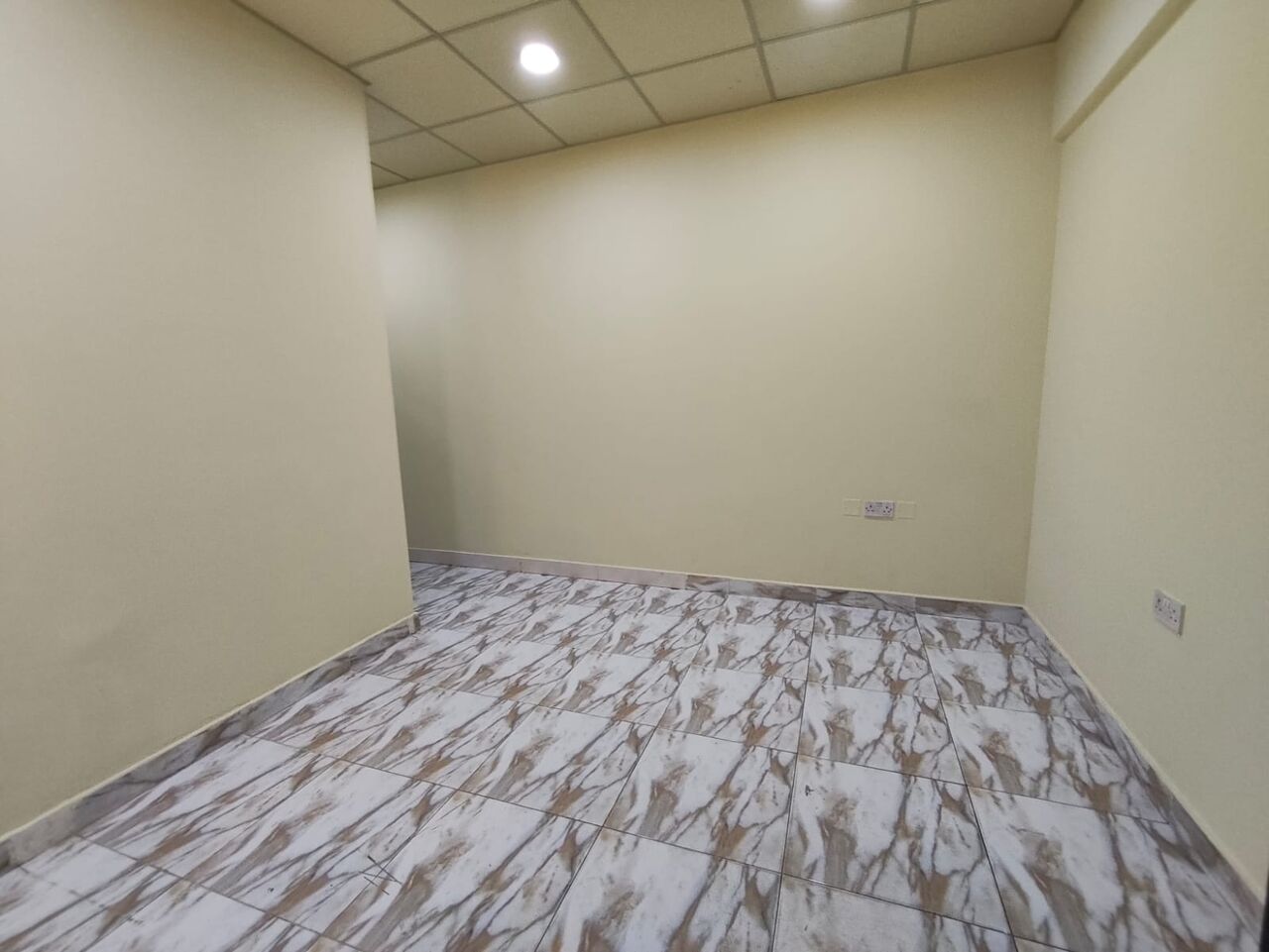 Busaiteen, Apartments, Flats, Houses & Villas, BHD 130/year,  1 BR,  Busaiteen:- Studio Flat On Rent With Unlimited Ewa..