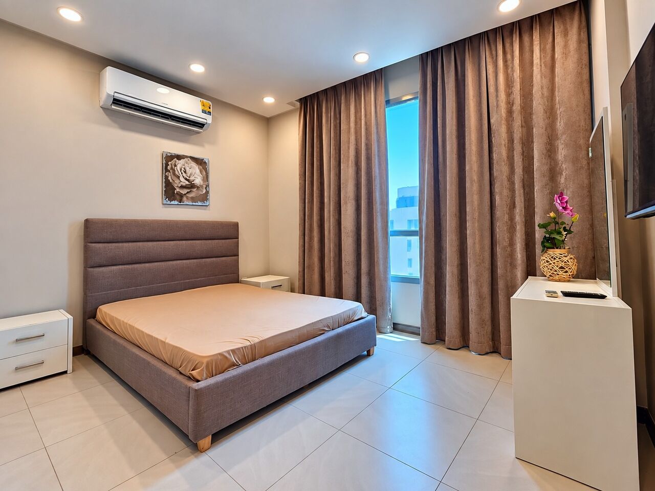 Hidd, Apartments, Flats, Houses & Villas, BHD 260/year,  1 BR,  Al Hidd City/High-end Apartment For Rent Furnished Fully Including Electricity Within The