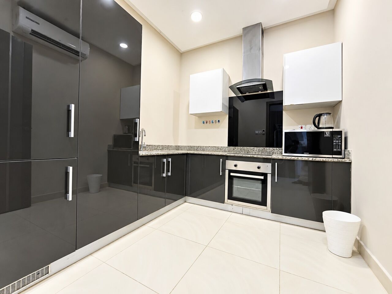 Hidd, Apartments, Flats, Houses & Villas, BHD 260/year,  1 BR,  Al Hidd City/High-end Apartment For Rent Furnished Fully Including Electricity Within The