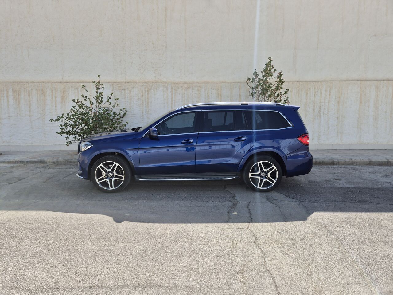 Riyadh, Vehicles, Cars & Trucks , Mercedes-Benz GLS,  2018,  Automatic,  183000 KM,  Mercedes GLS500  Juffali Mint Condition