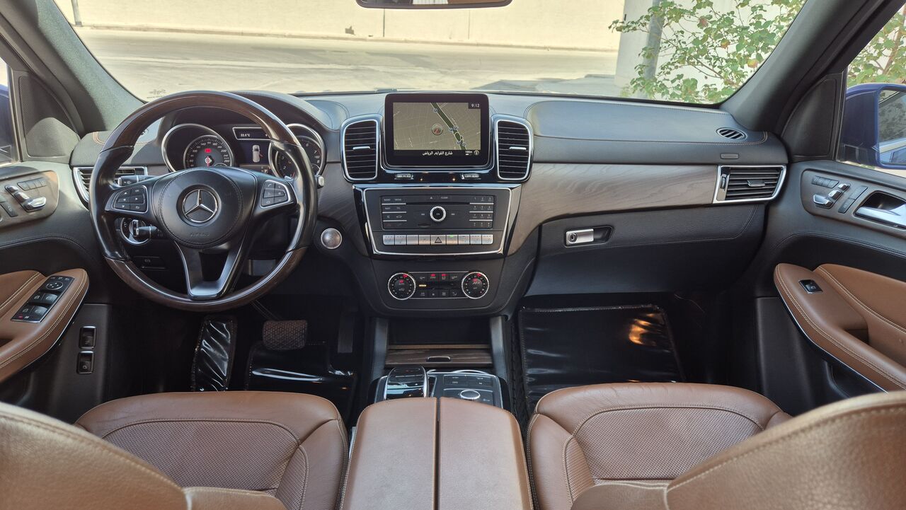 Riyadh, Vehicles, Cars & Trucks , Mercedes-Benz GLS,  2018,  Automatic,  183000 KM,  Mercedes GLS500  Juffali Mint Condition