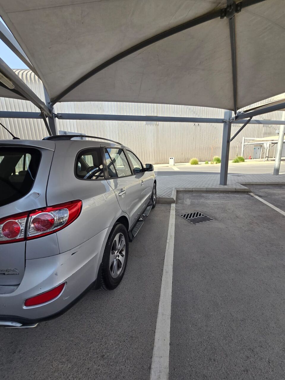 Riyadh, Vehicles, Cars & Trucks , SAR 18000,  Hyundai SantaFe,  2011,  Automatic,  241383 KM,   3.5cc Model  SR18000 ODO 241383km