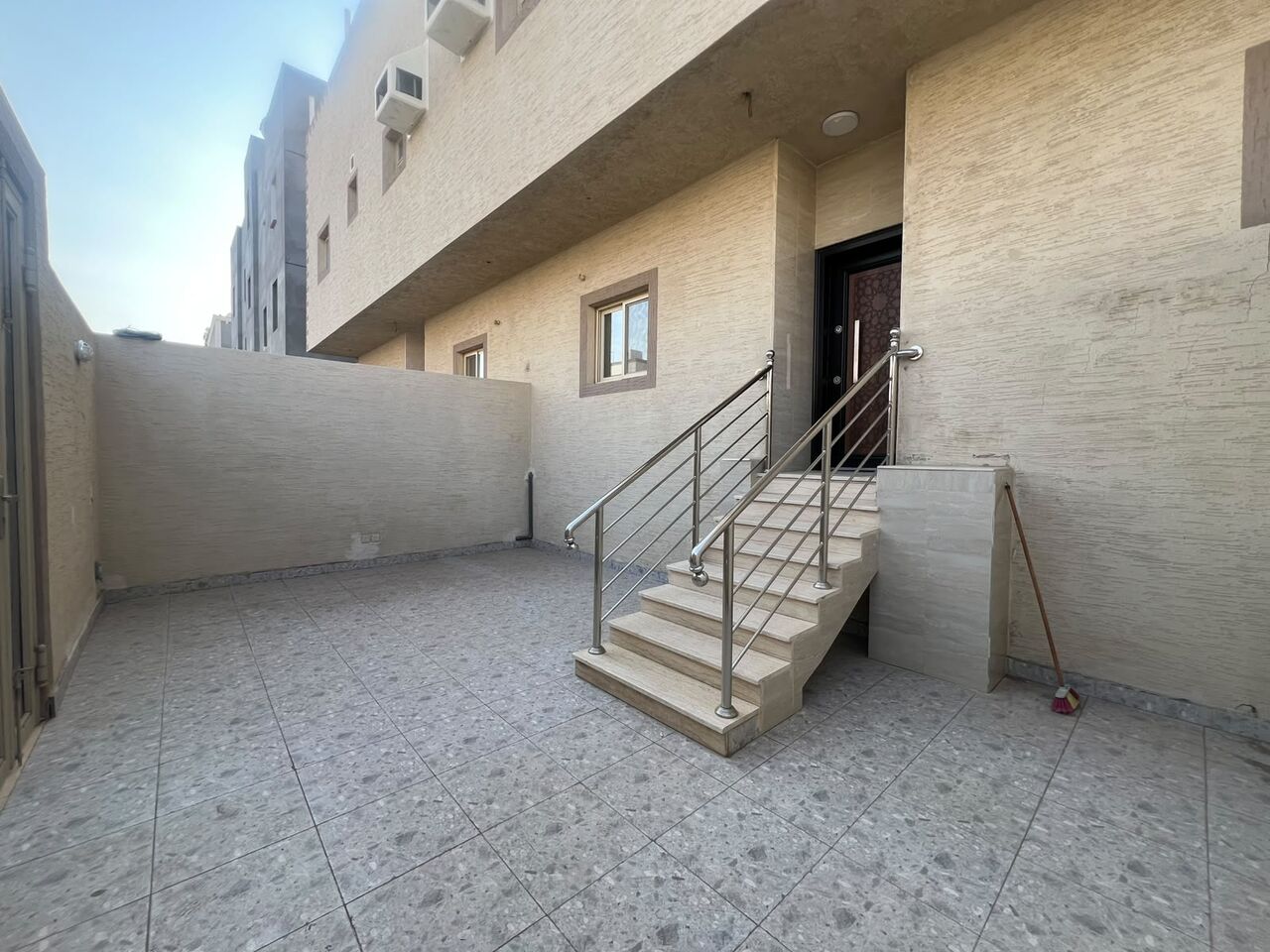 Madinah, Apartments, Flats, Houses & Villas, SAR 4500/month,  4 BR,  Fully Furnished, With Private Parking And A Private Entrance