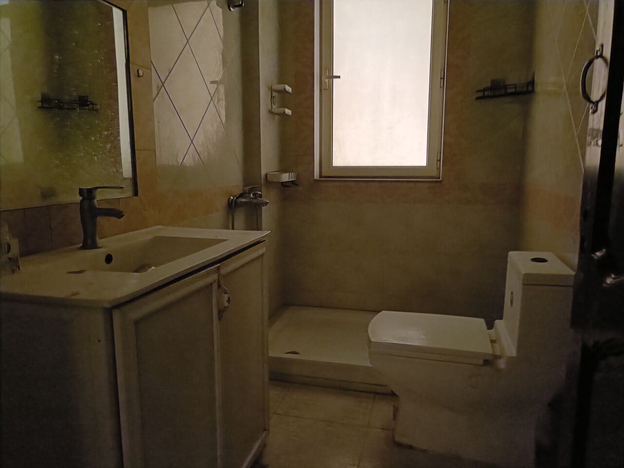 Mahooz, Apartments, Flats, Houses & Villas, BHD 190/month,  2 BR,  130 Sq. Meter,  Semi Furnished 2bhk Without Ewa